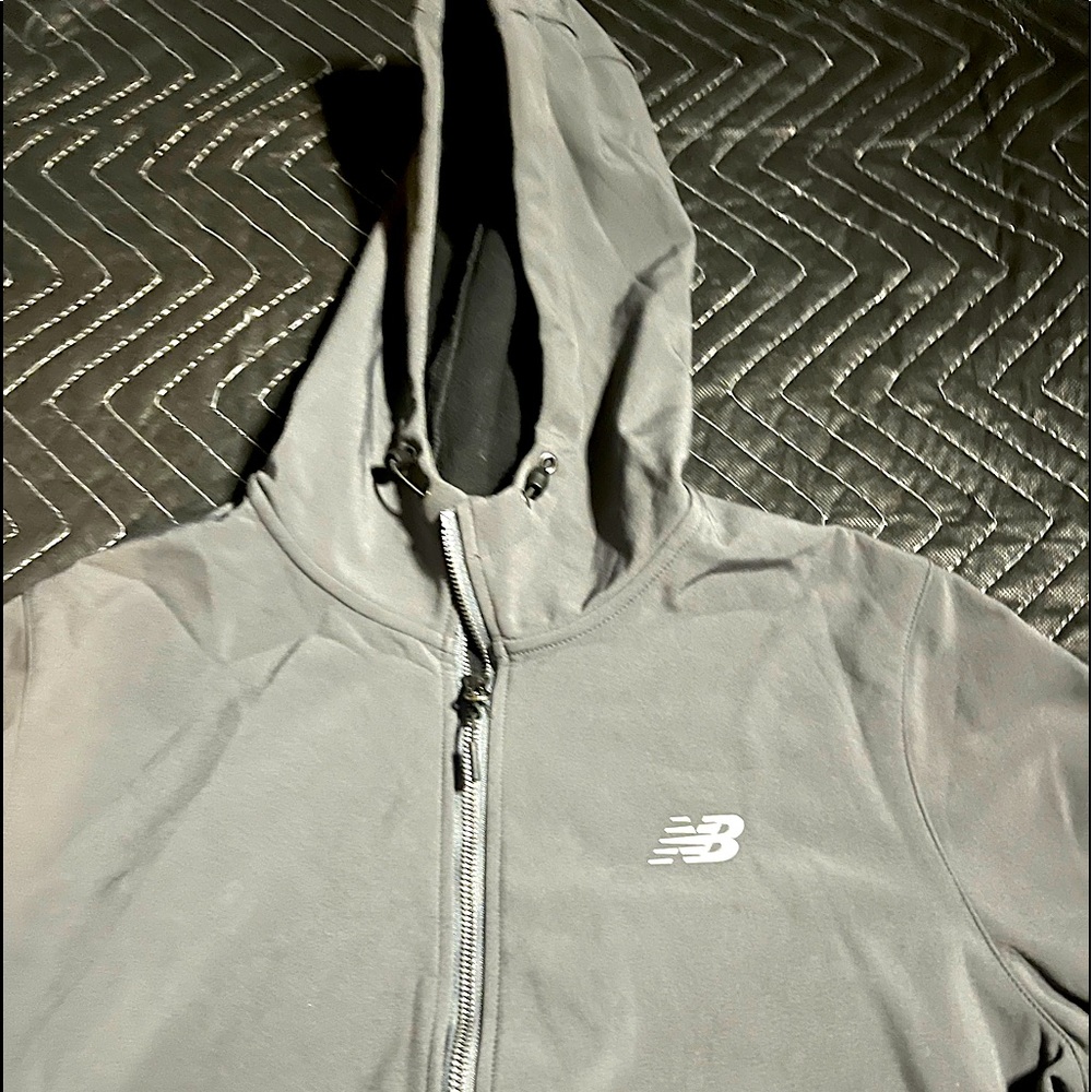 Woman’s New Balance All weather Jacket Large